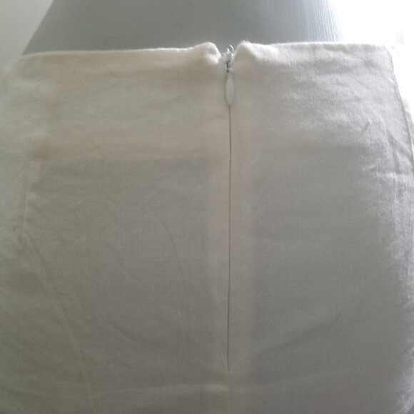 Bebe Brand Pencil Skirt White, Size 2 - Picture 4 of 16